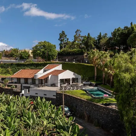 Garden By An Island * Funchal (Madeira)