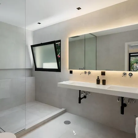 Garden By An Island Villa *