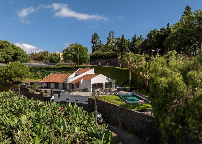 Garden By An Island * Funchal (Madeira)